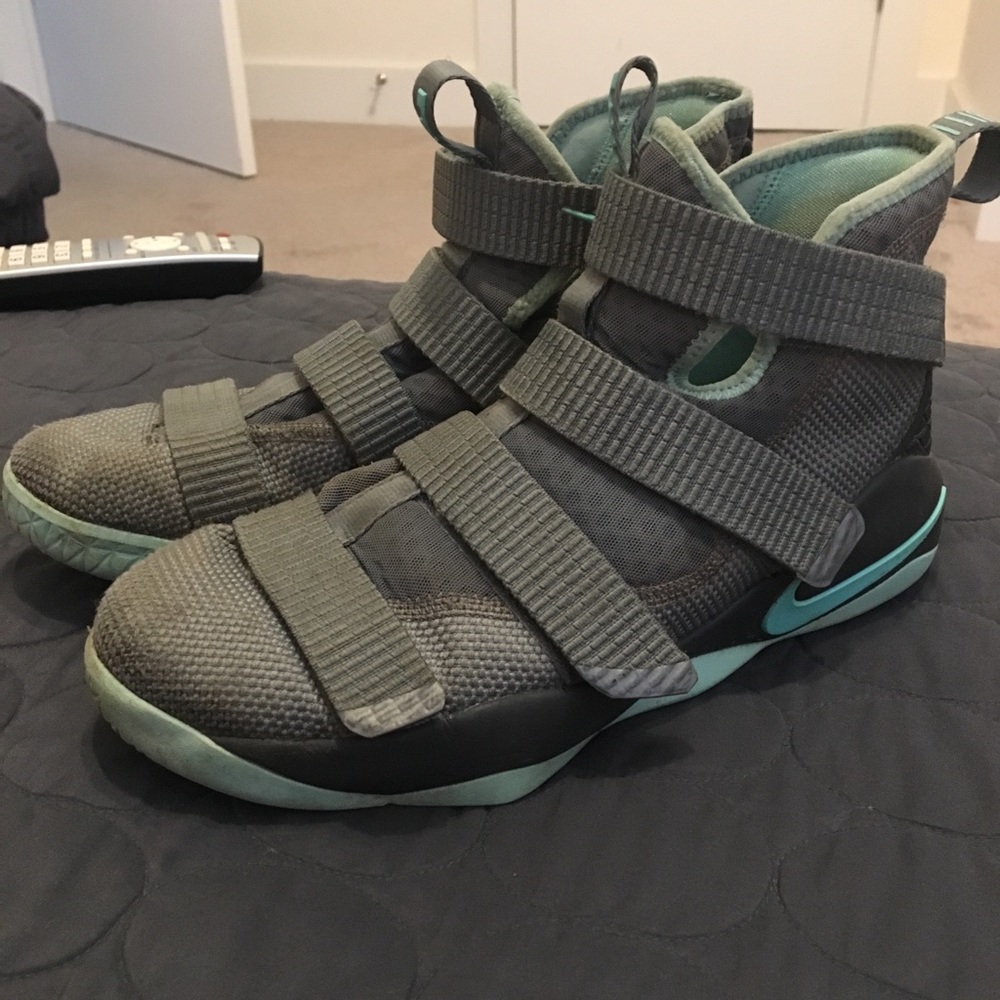 Lebron soldier 11